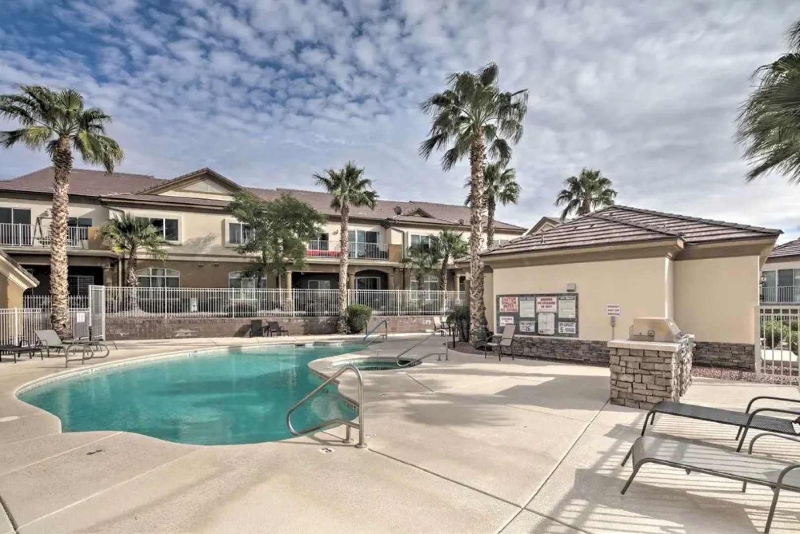 Desert Condo w/ Pool ~ 3 Miles to Colorado River!