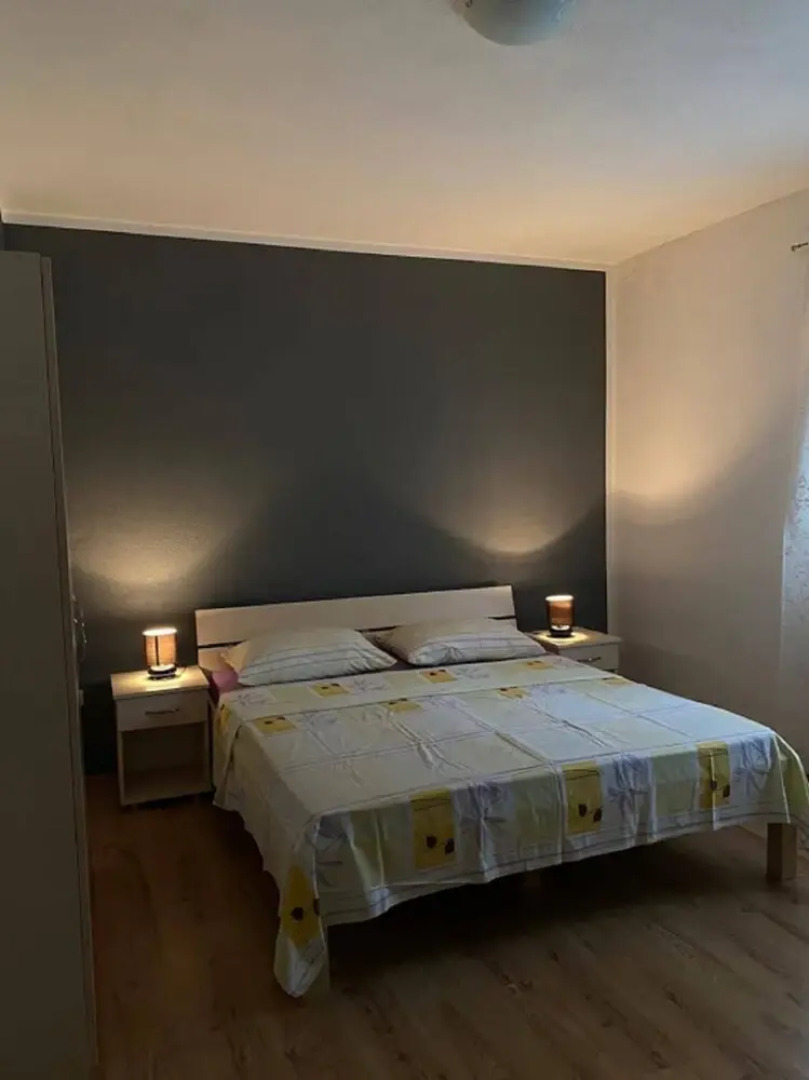 Domagoj - on the Beach - A3 Bijeli