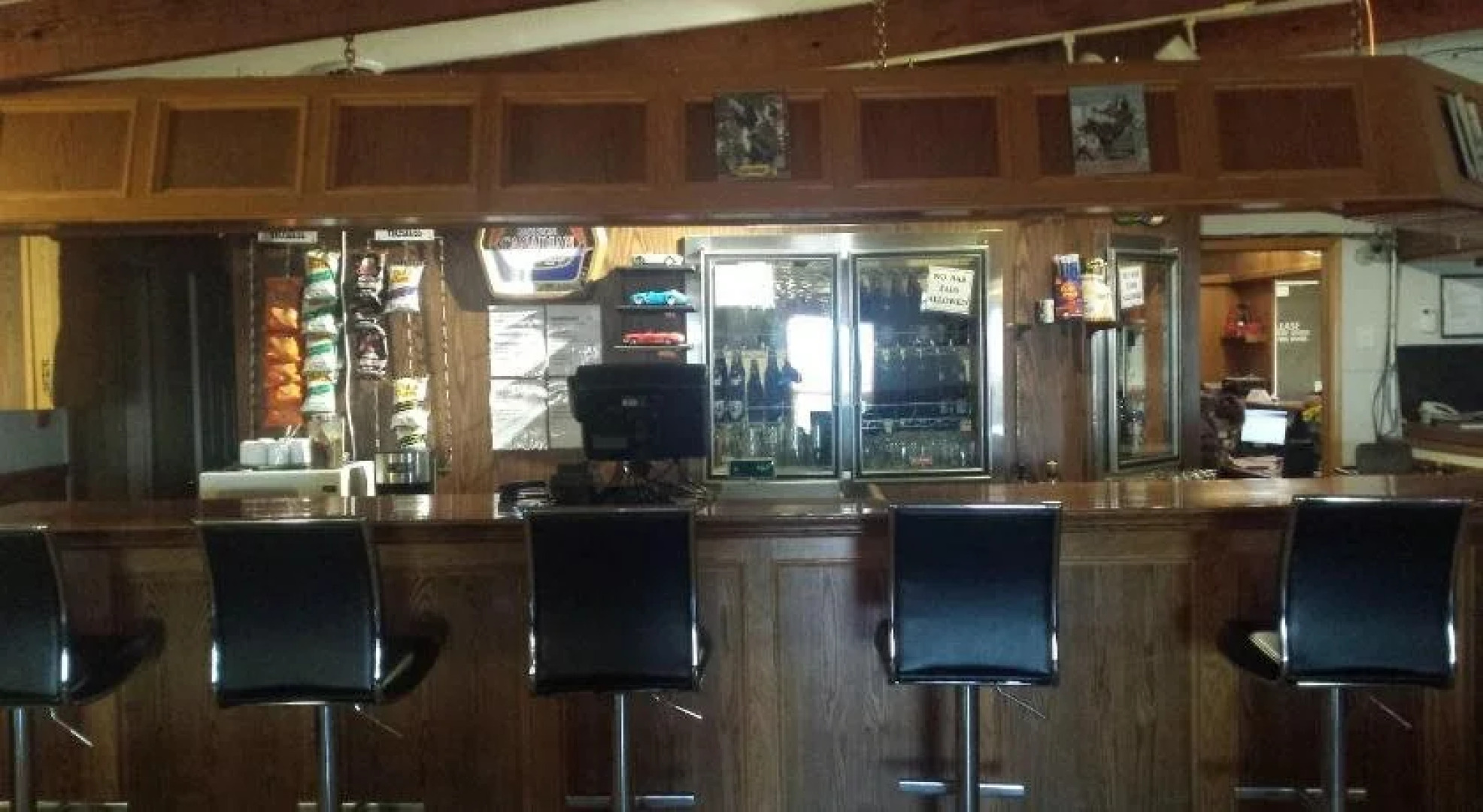 Maple Creek Motor Inn