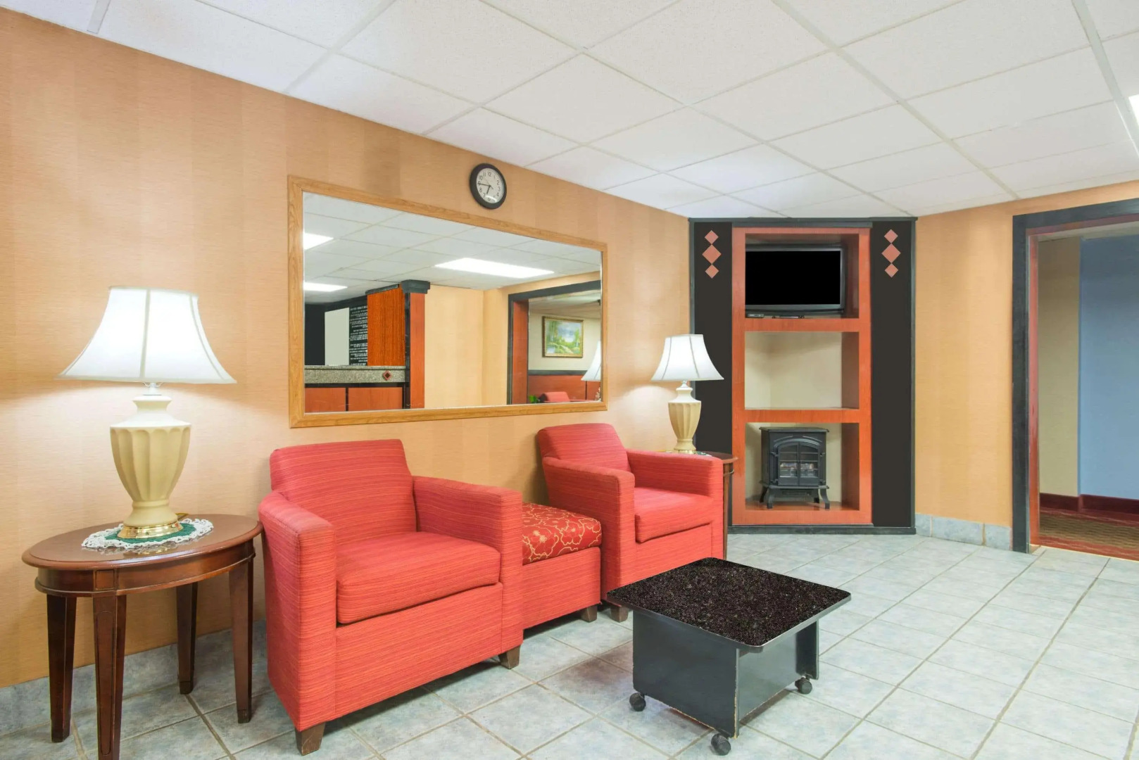 Super 8 By Wyndham Gardner