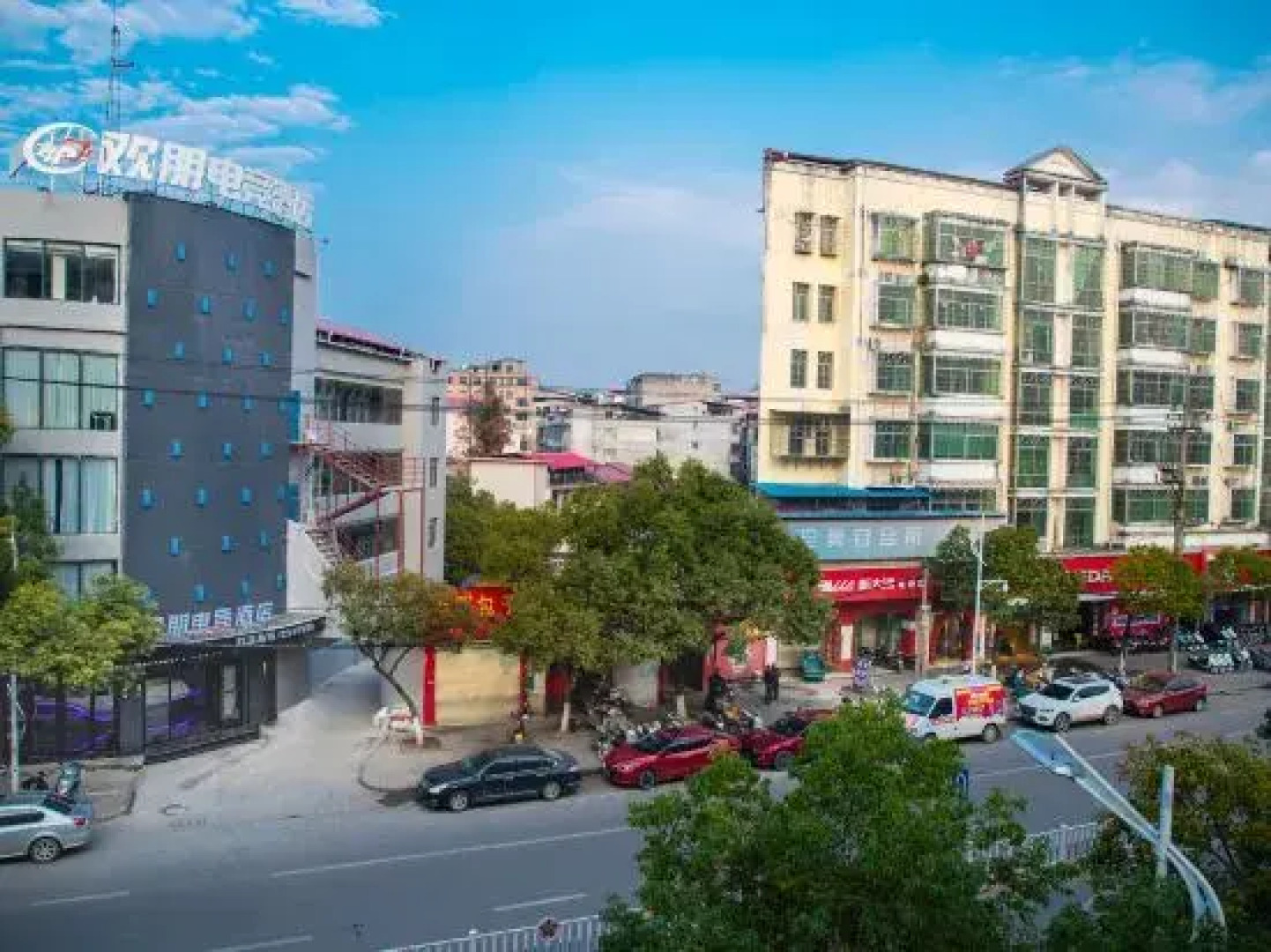 Ruijin Huanpeng E-sports Hotel