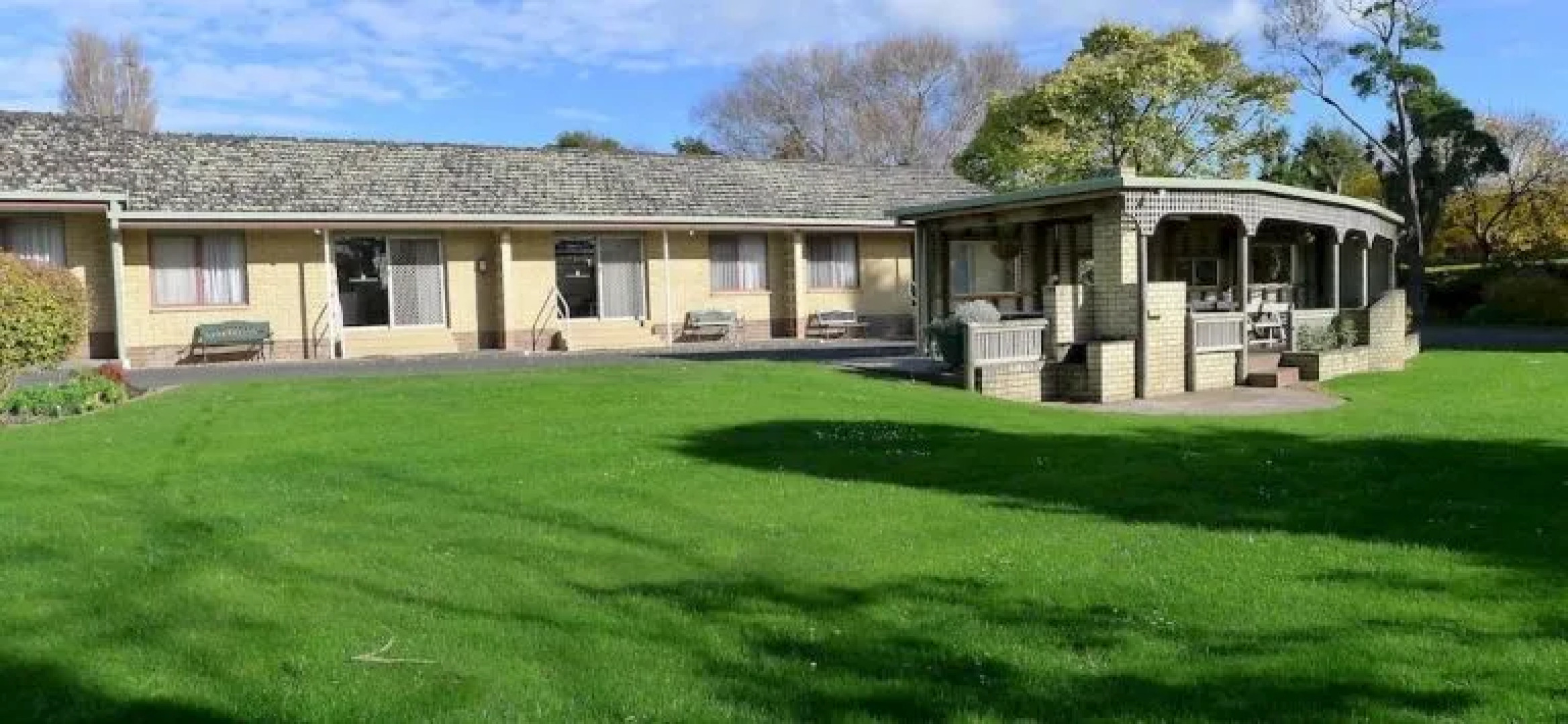 Willaway Motel Apartments