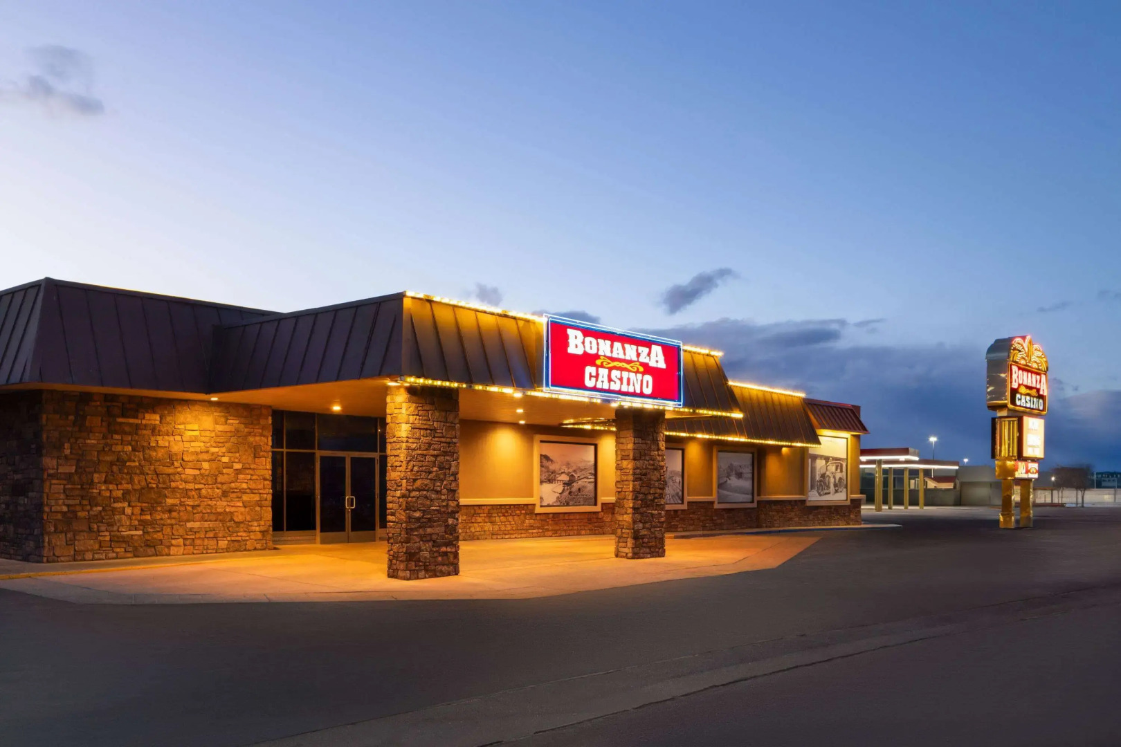 Super 8 by Wyndham Fallon