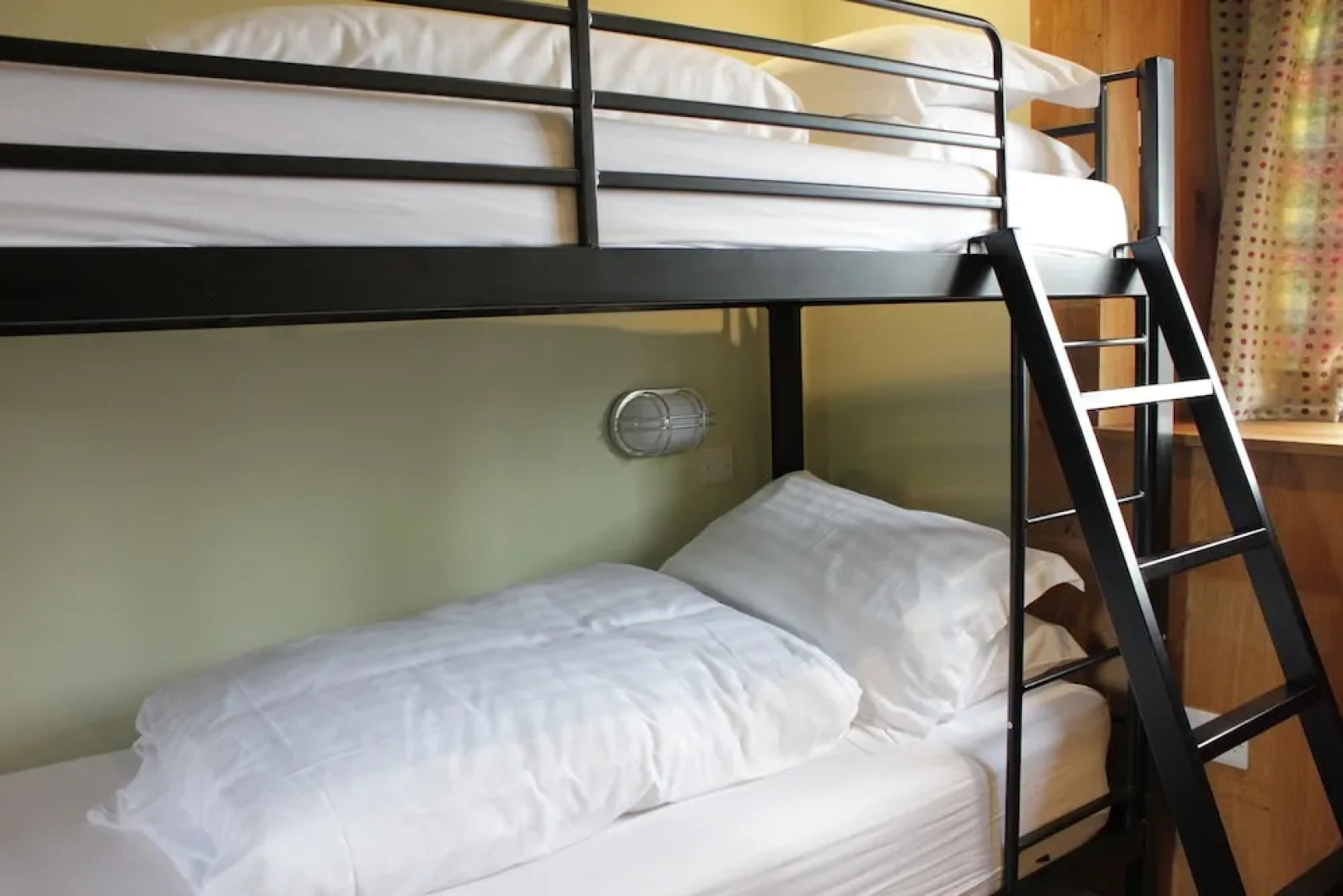 Lumely Fee Bunkhouse