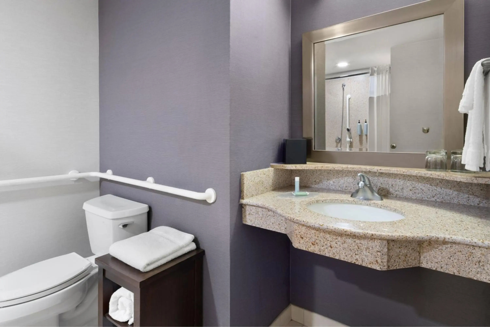 Courtyard by Marriott Richmond North