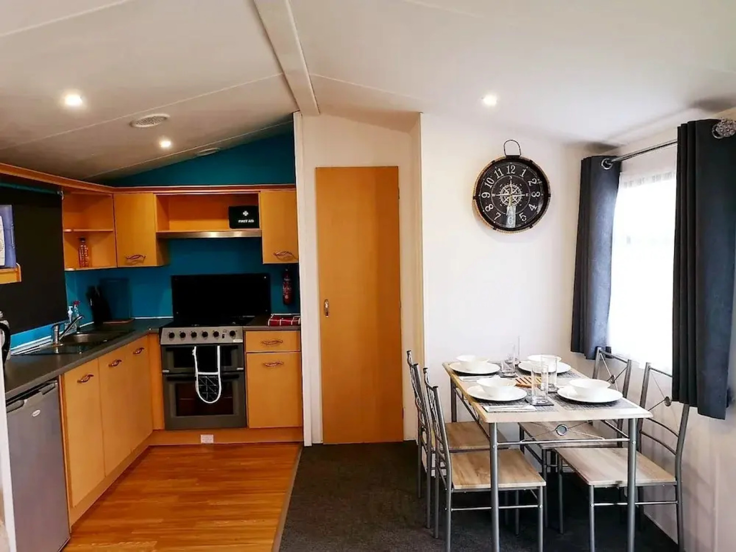 Whitstable Caravan - 5 Minutes Away From the Beach