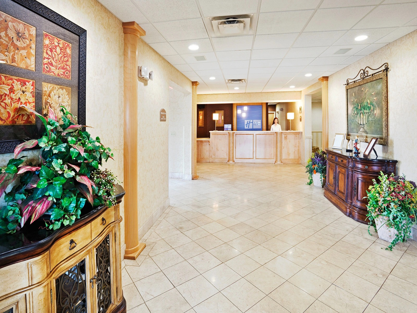 Holiday Inn Express & Suites London by IHG