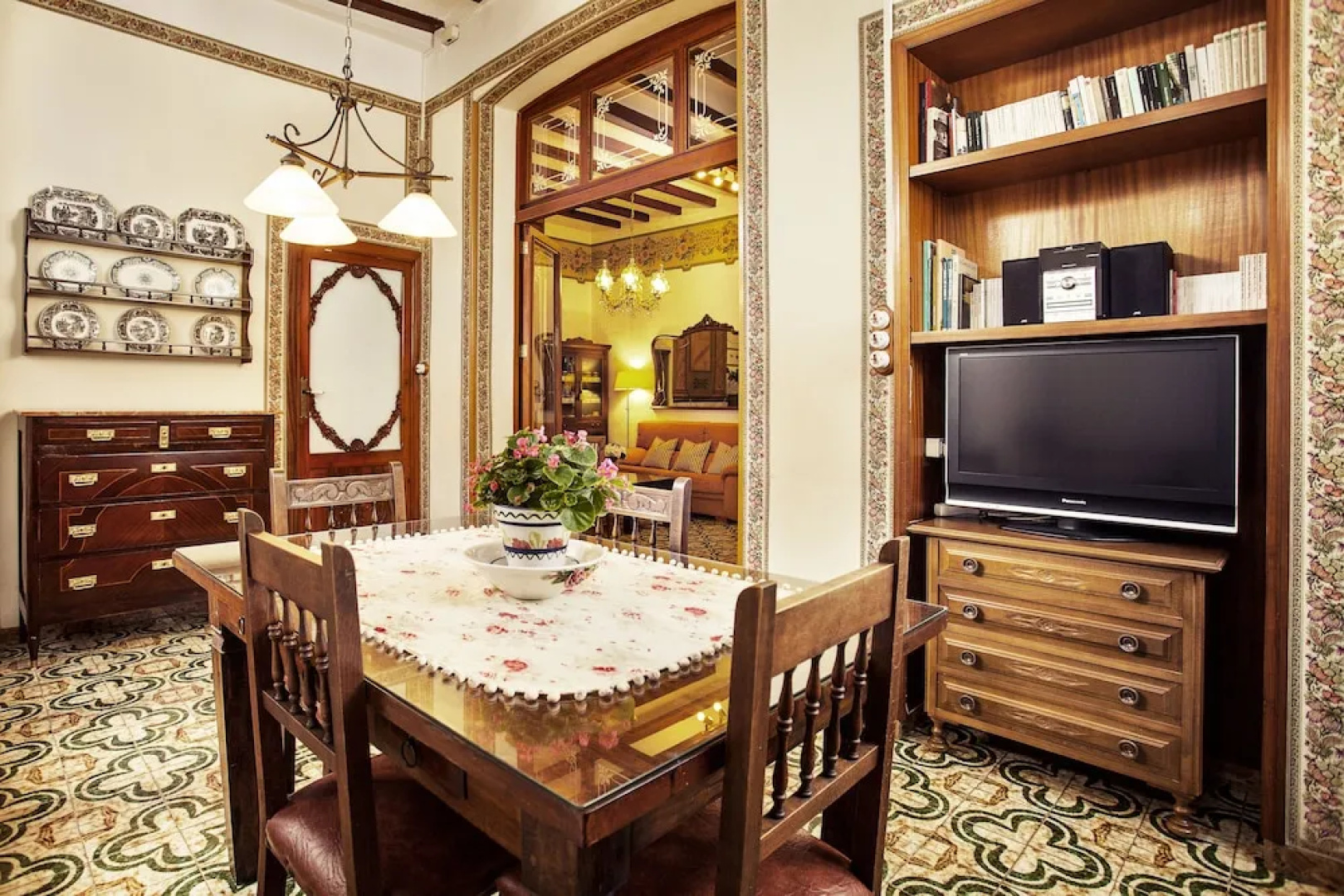 Typical Valencian House. Modernist Style. Recommended for Families