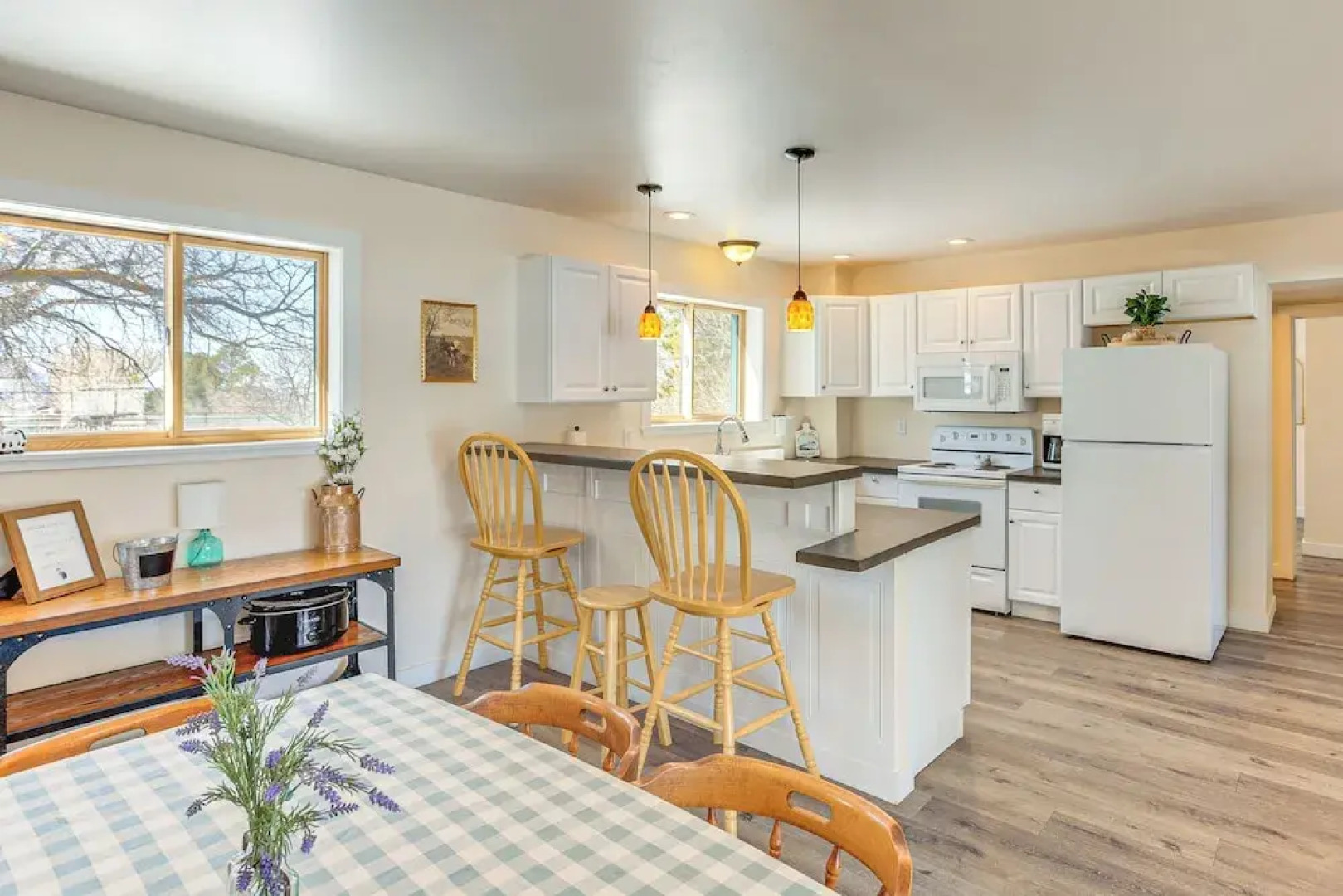 Patio & Mountain Views: Farmhouse in Mancos!