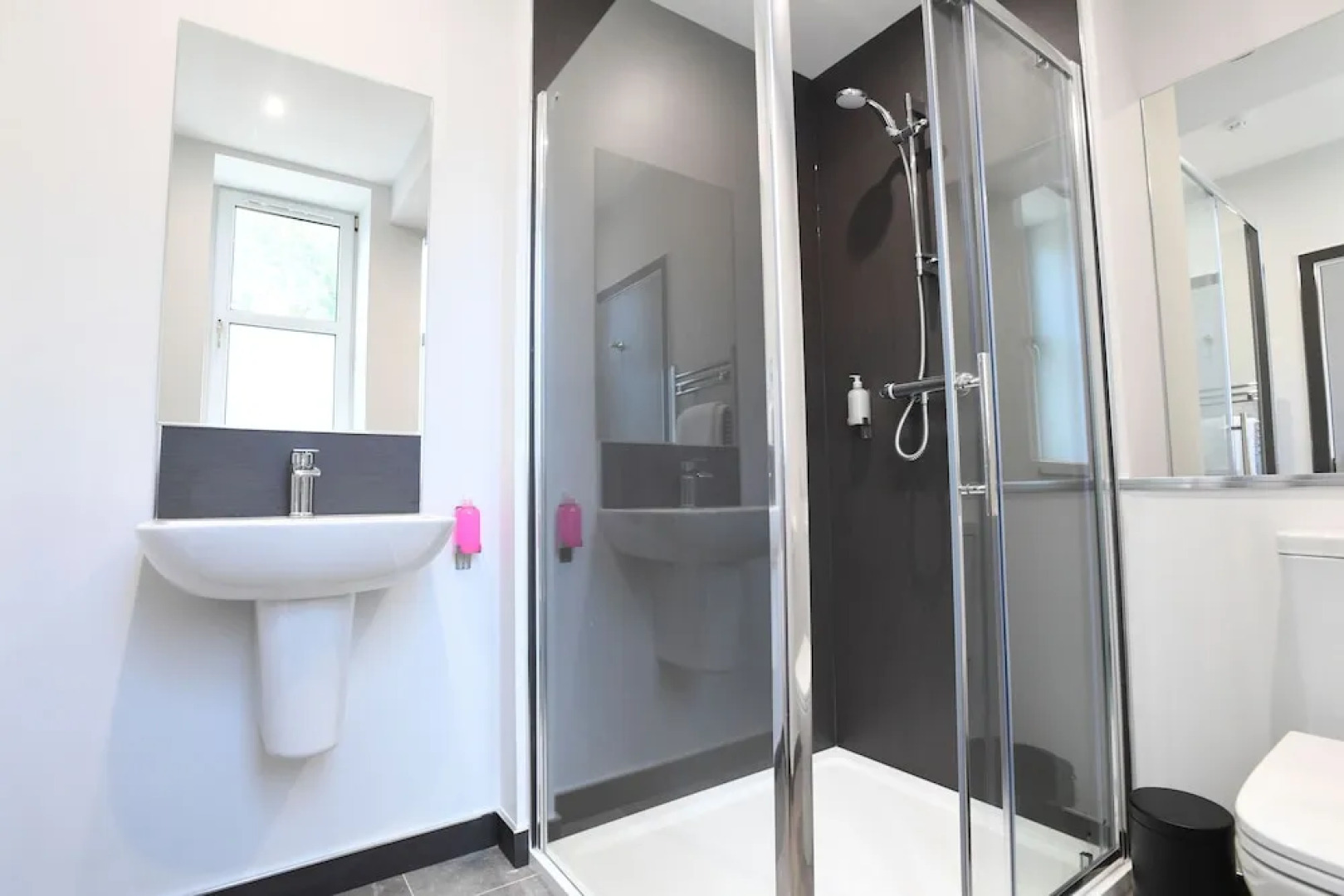 Rooms at the Railway