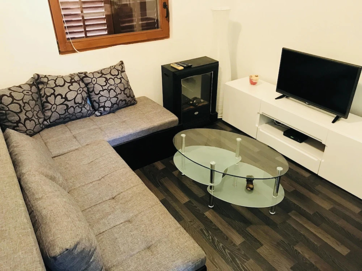 Extraordinary Apartment & Mobile Home