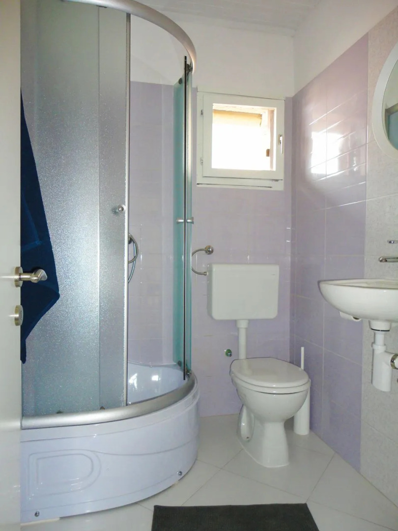 Apartment Petar - 30 m from sandy beach: A2 Nin, Zadar riviera