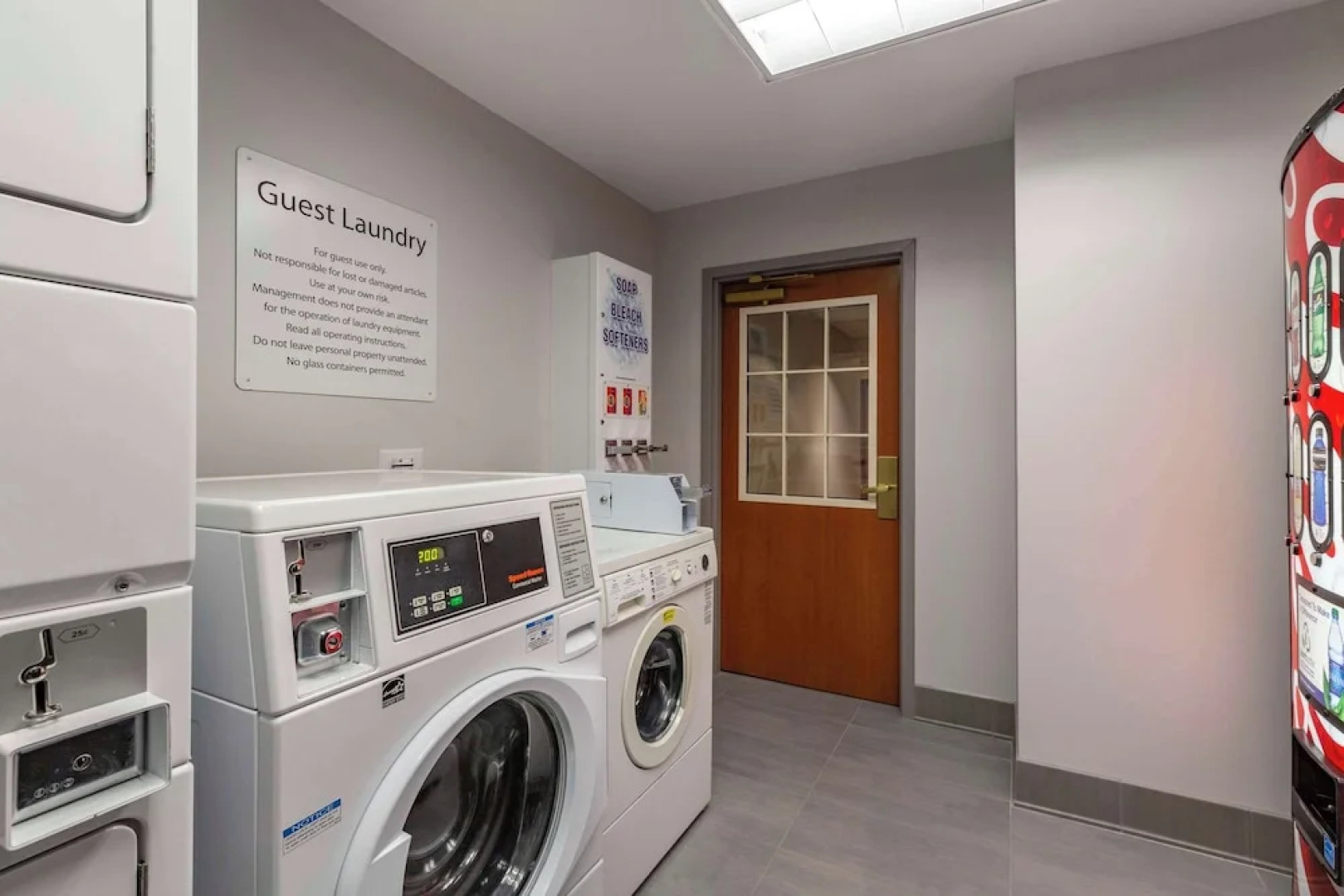 Holiday Inn Express Hotel & Suites Amherst-Hadley, MA