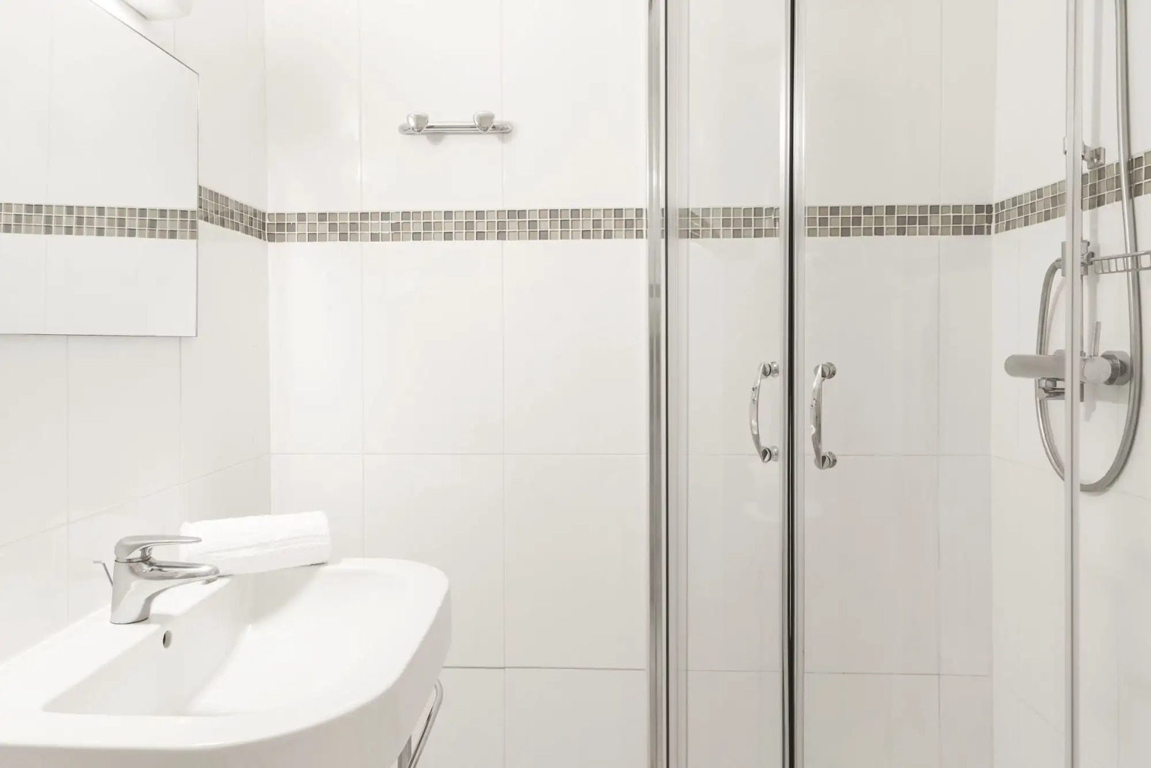 Grand Hôtel Dauphiné Toulon, Boutique Hôtel & Suites