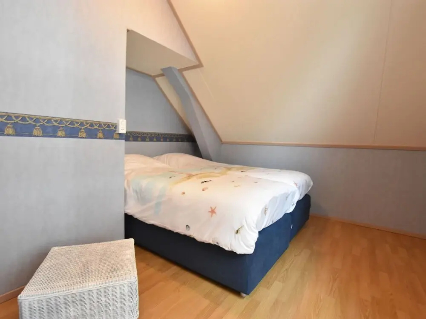 Beautiful Holiday Home in Kamperland Near the Beach