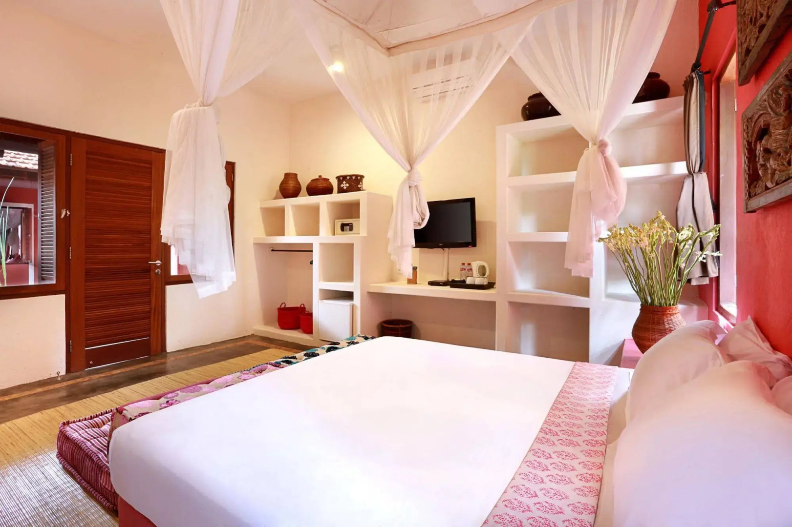 PinkCoco Uluwatu - Constant Surprises & for Cool Adults Only