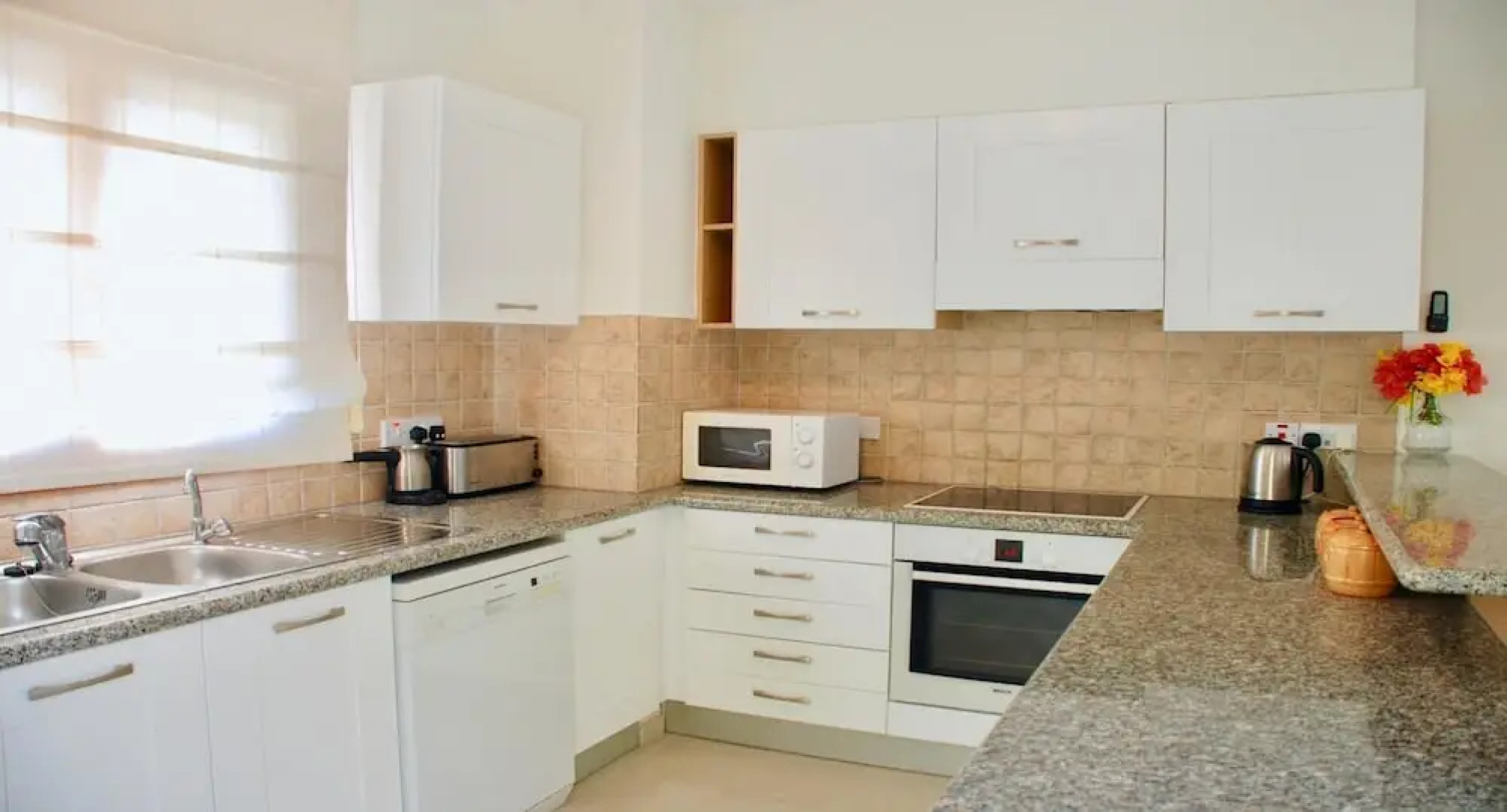 Charming 3 bedroom villa 'EZ02' with beautiful views, communal pool and resort facilities, Zephyros Village on Aphrodite Hills Resort