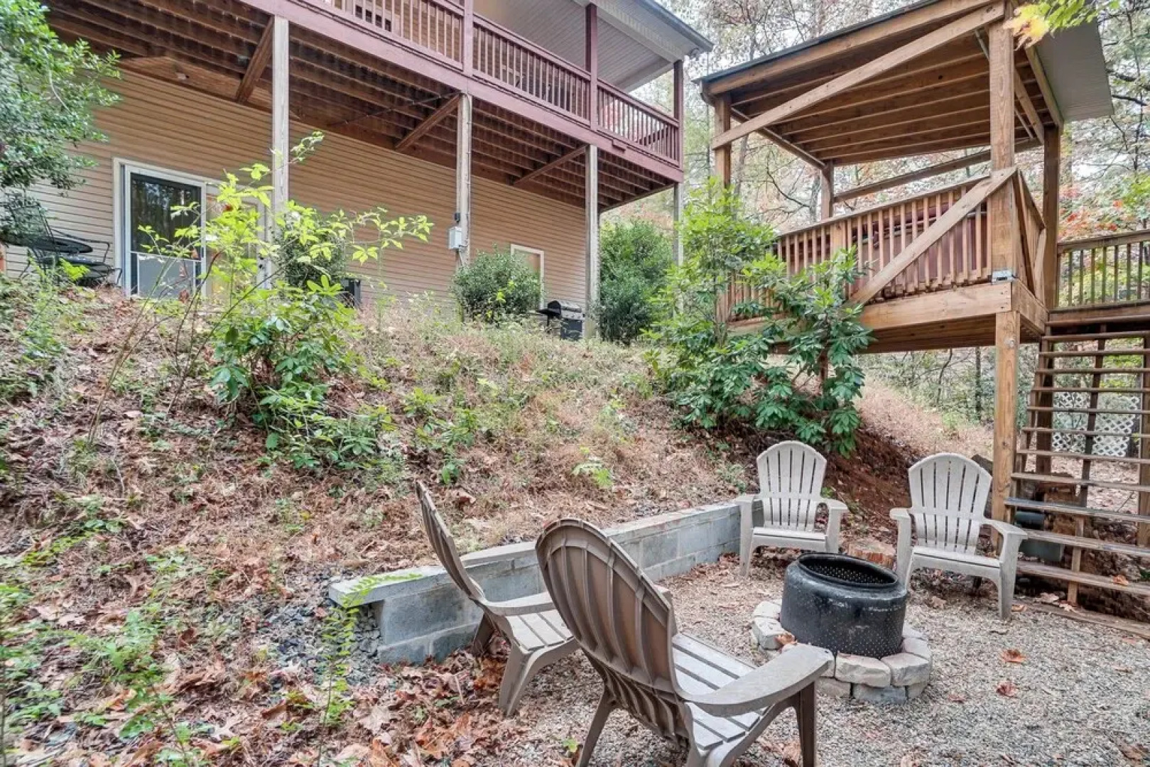 Spacious Home in Helen w/ Porch & Balcony!