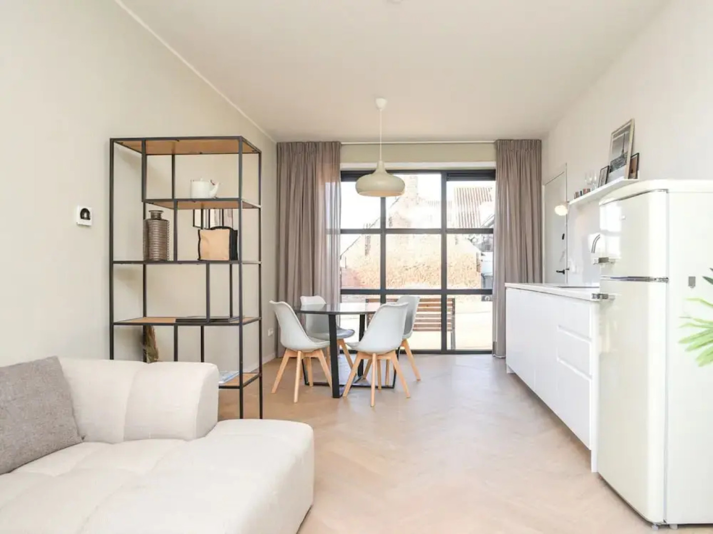 Holiday Home in Vrouwenpolder Near Beach