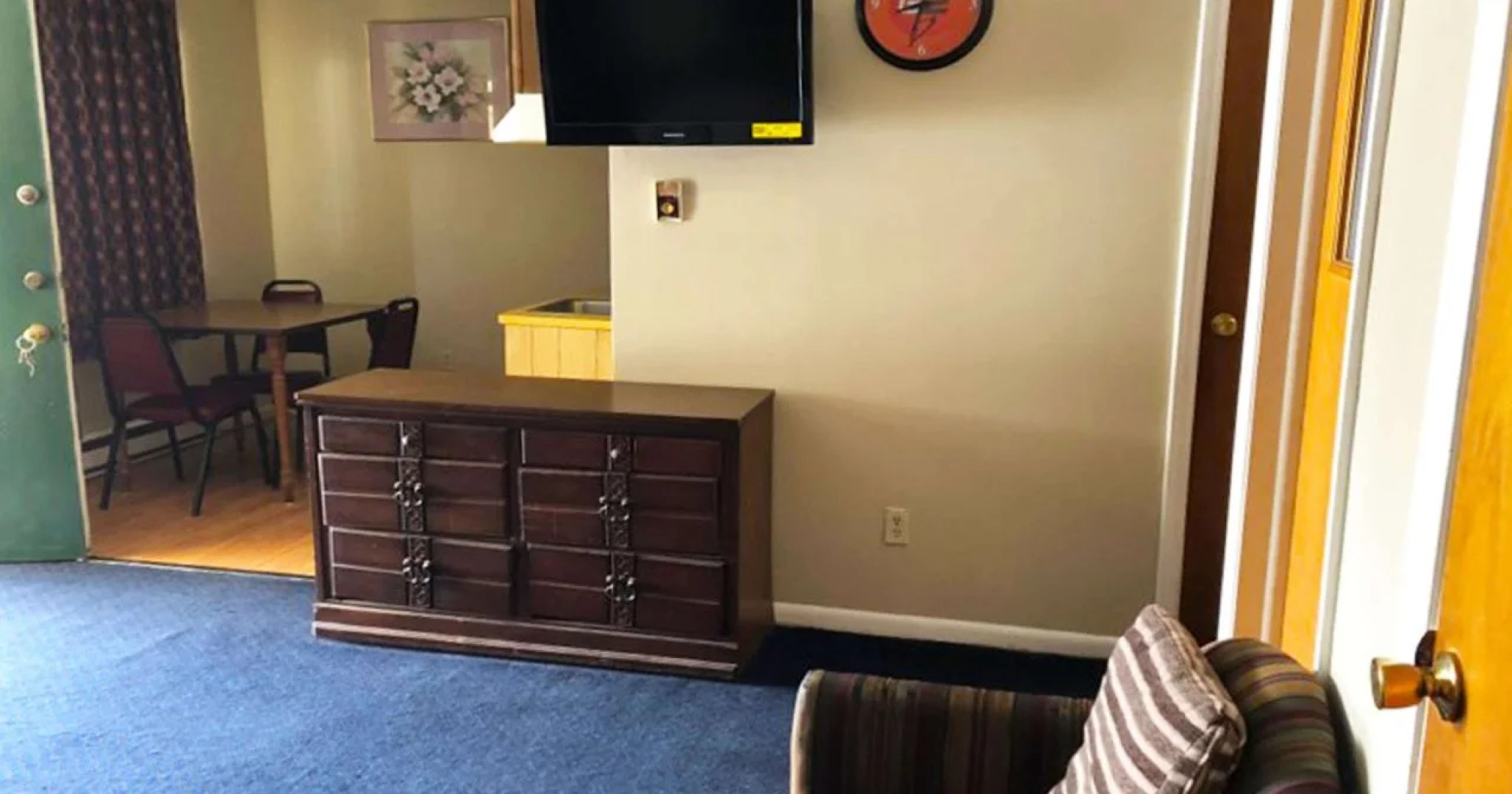 Village Inn Motel Holt