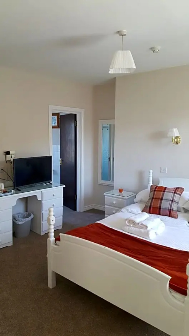 Central Bar Guesthouse