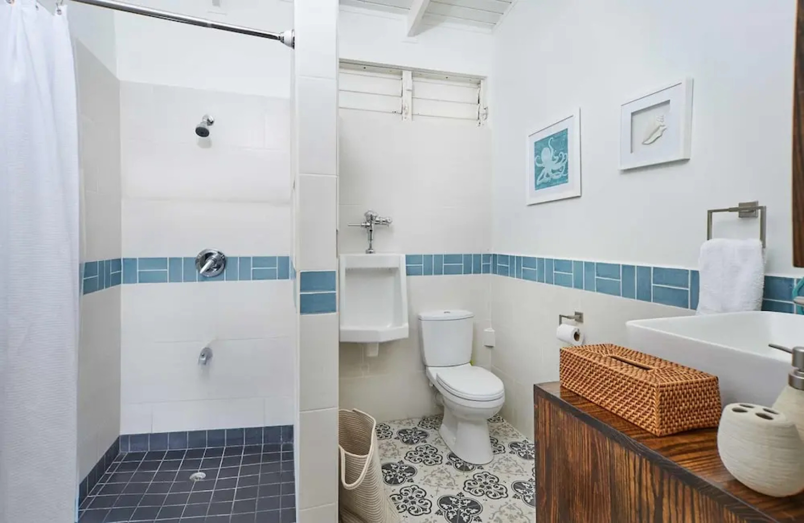 Eagle's Base Villa & Cottage