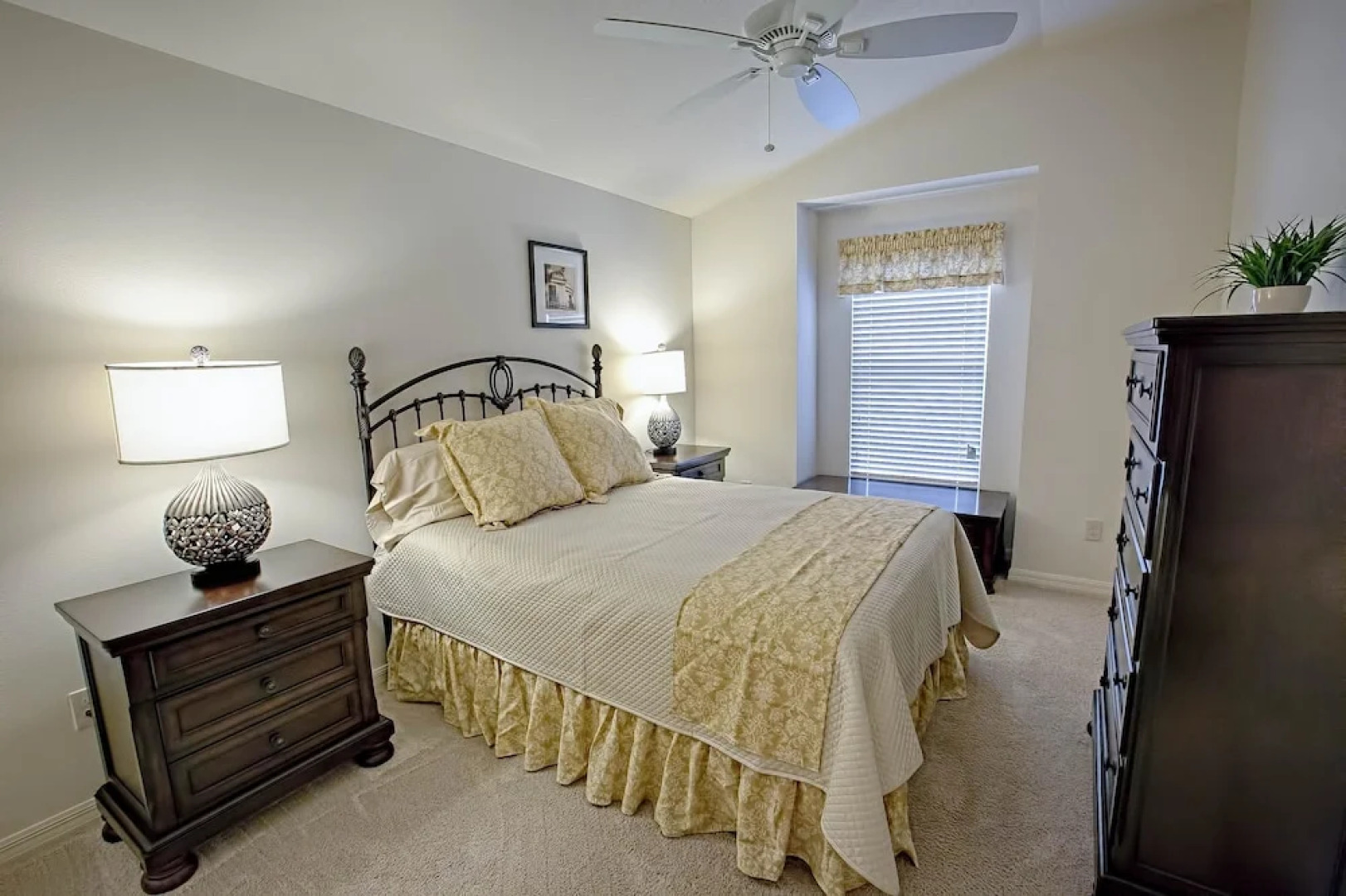 Ida Court Home 3 Bedroom by The VIR Group