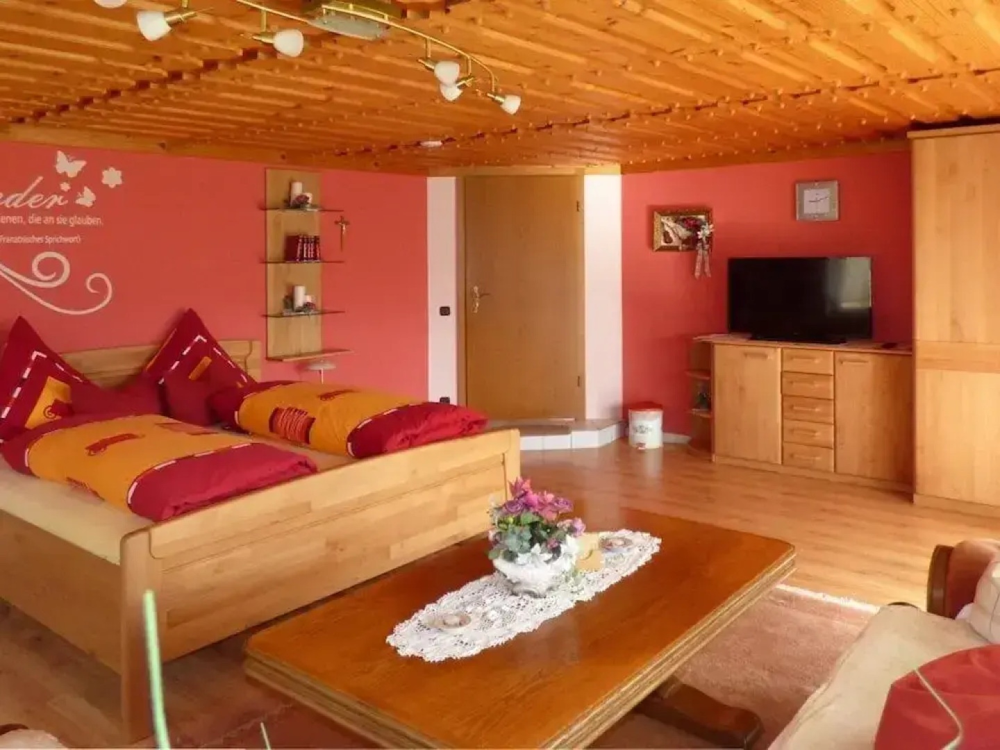 Scenic Apartment With Balcony, Garden, Deckchairs, Barbecue