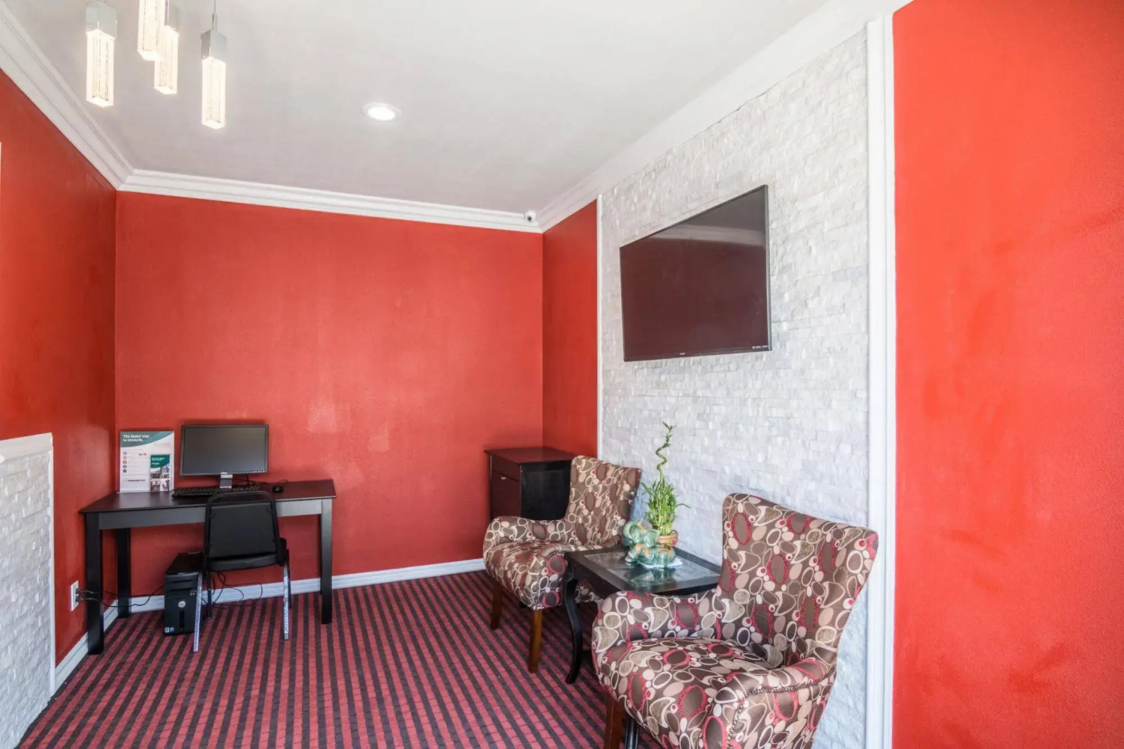 Rodeway Inn & Suites