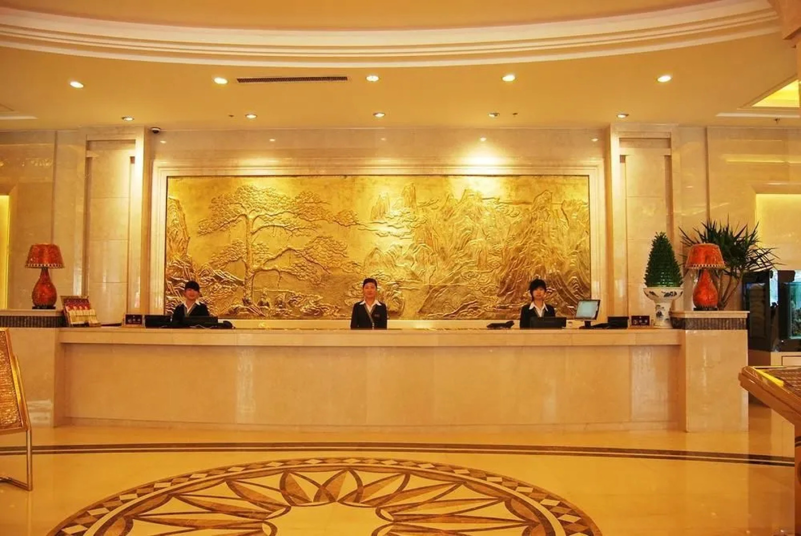 Lvliang Double Yu The Holiday Hotel