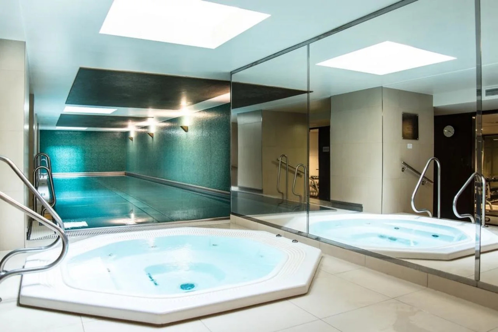 Adina Apartment Hotel Berlin CheckPoint Charlie