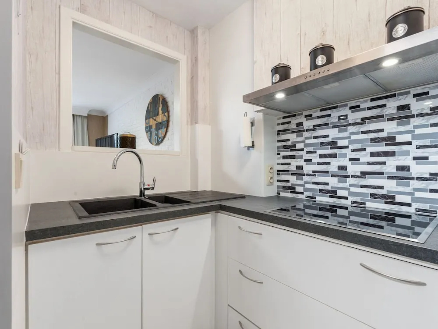 Central Stay w/ Full Kitchen