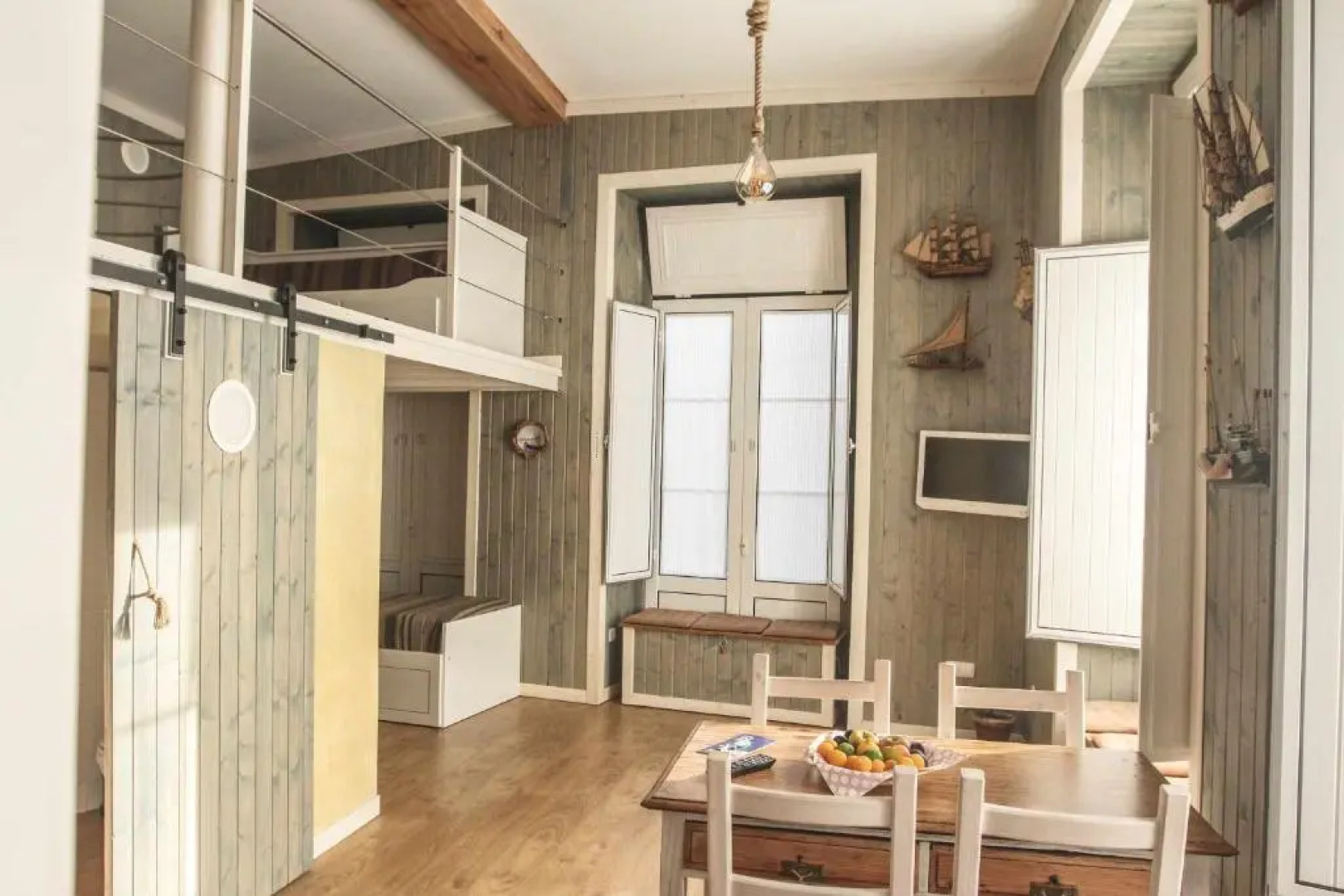 THE BOAT Apartamento Temático