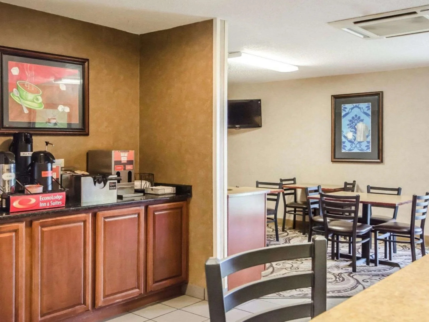 Econo Lodge Inn & Suites Evansville East