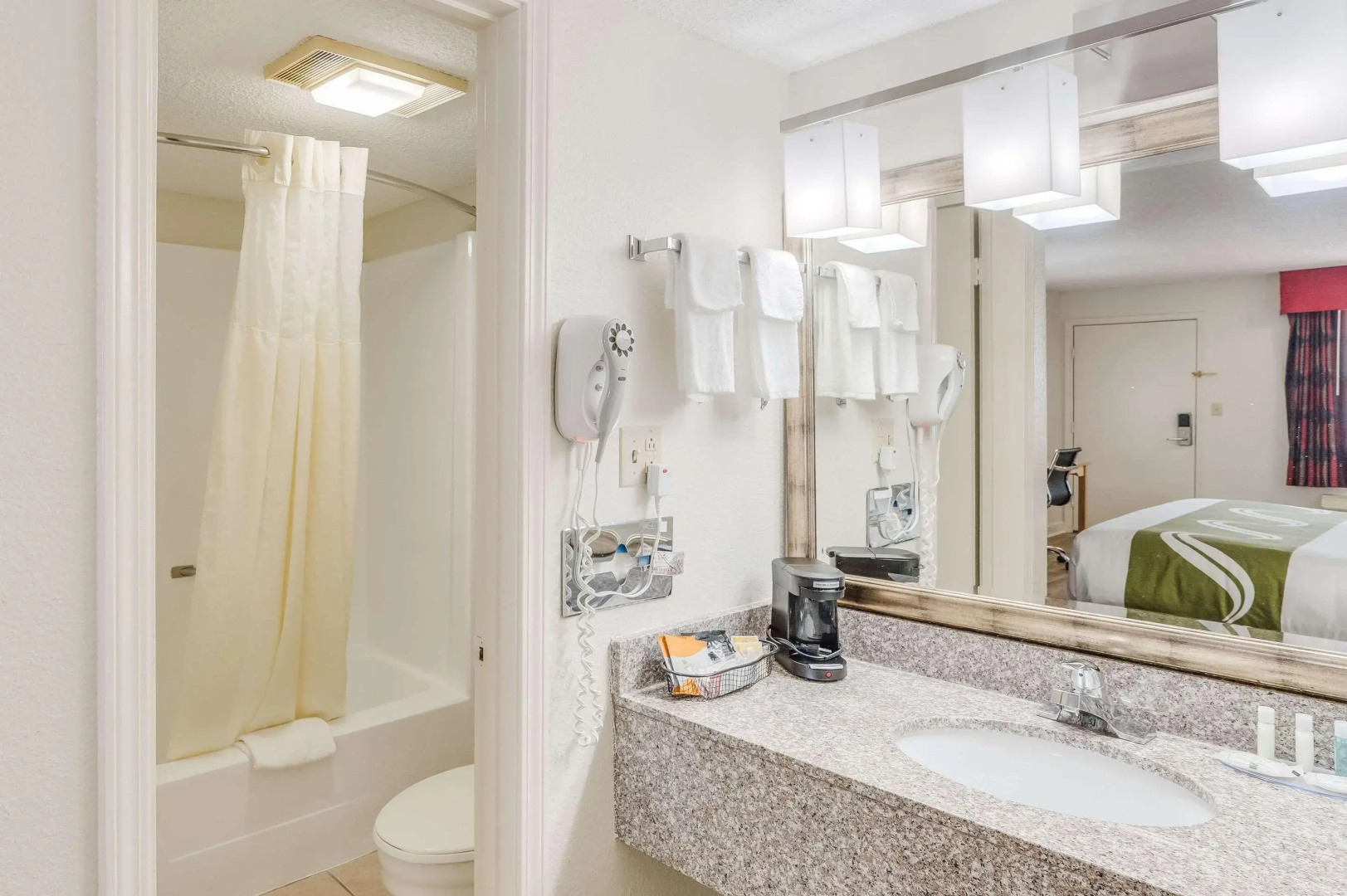 Quality Inn & Suites Hot Springs-Lake Hamilton