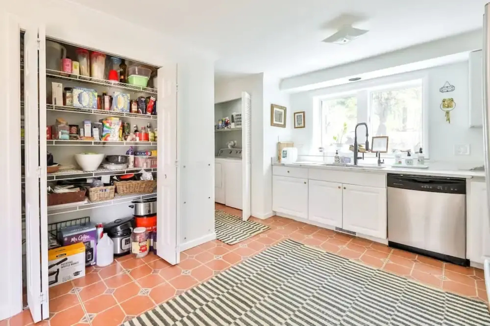 Hunter Mountain Ski House - Tesla Charger