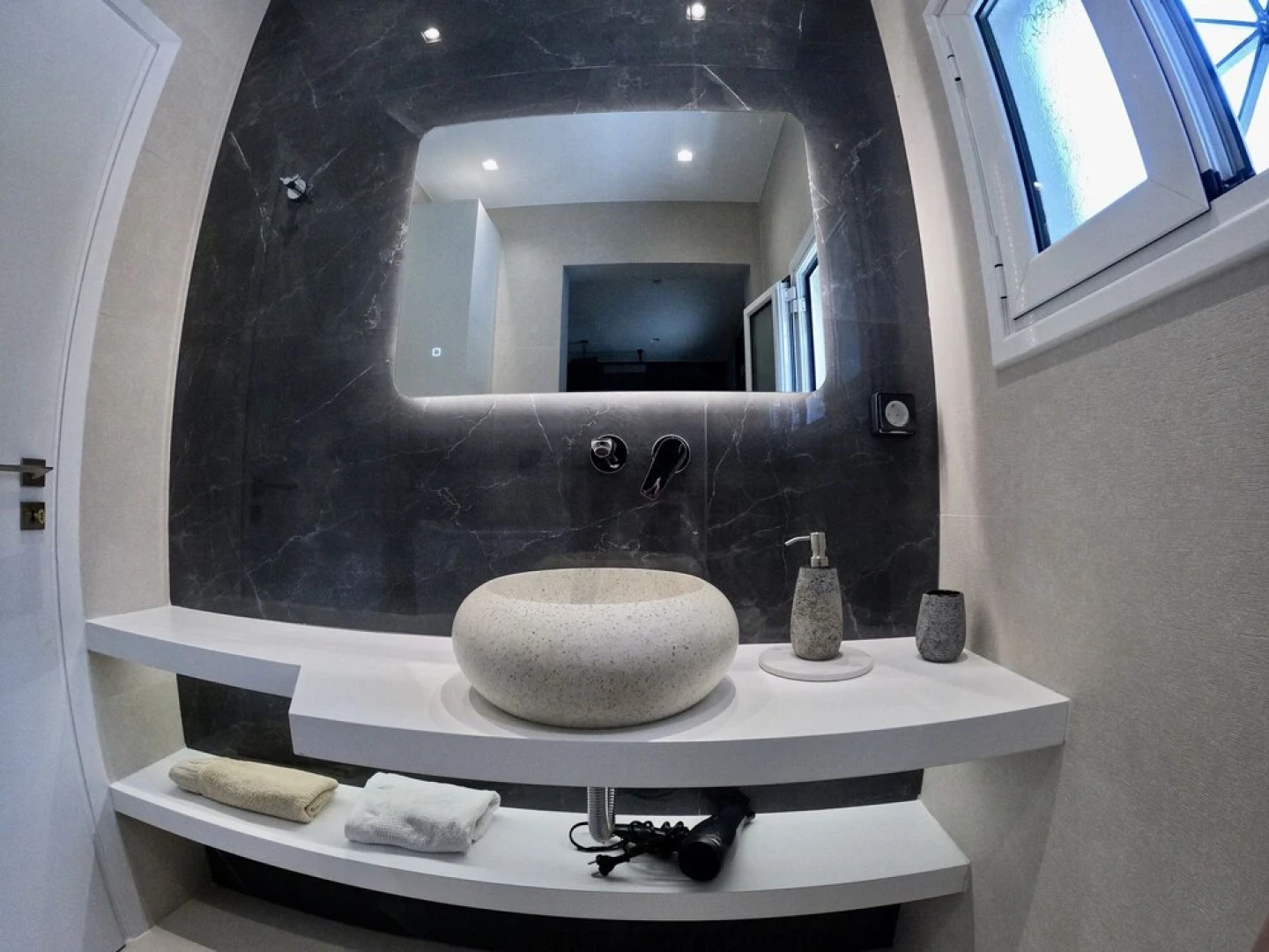 Hector Villa Airport