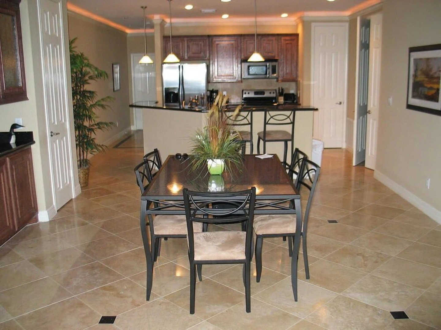 Southern Empress Lakeside Condominiums