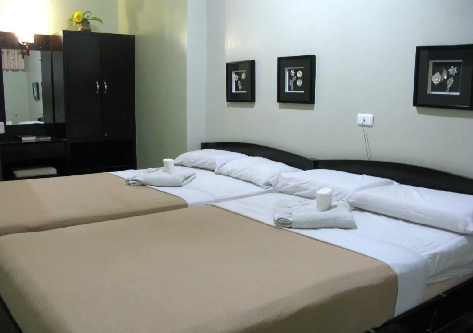 Jade Dragon's Suites