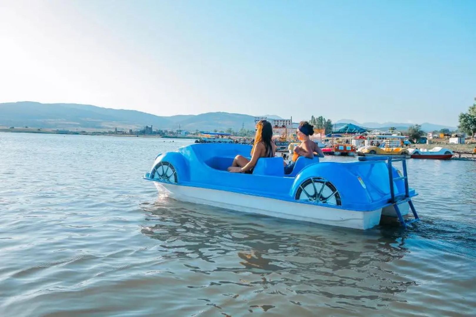 Laguna House next to Pool at Bazaleti Lake