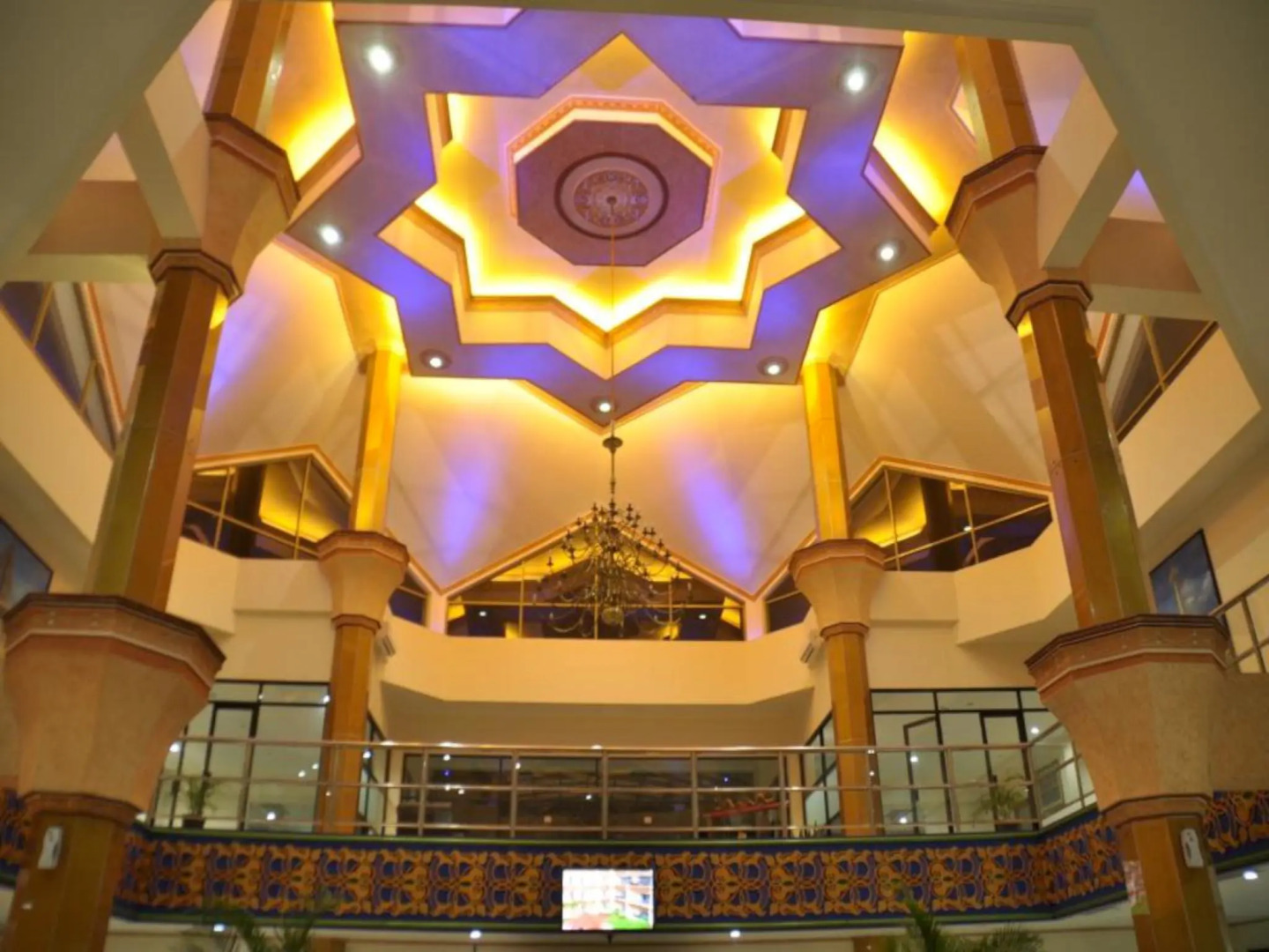 Yusro Hotel Restaurant & Convention