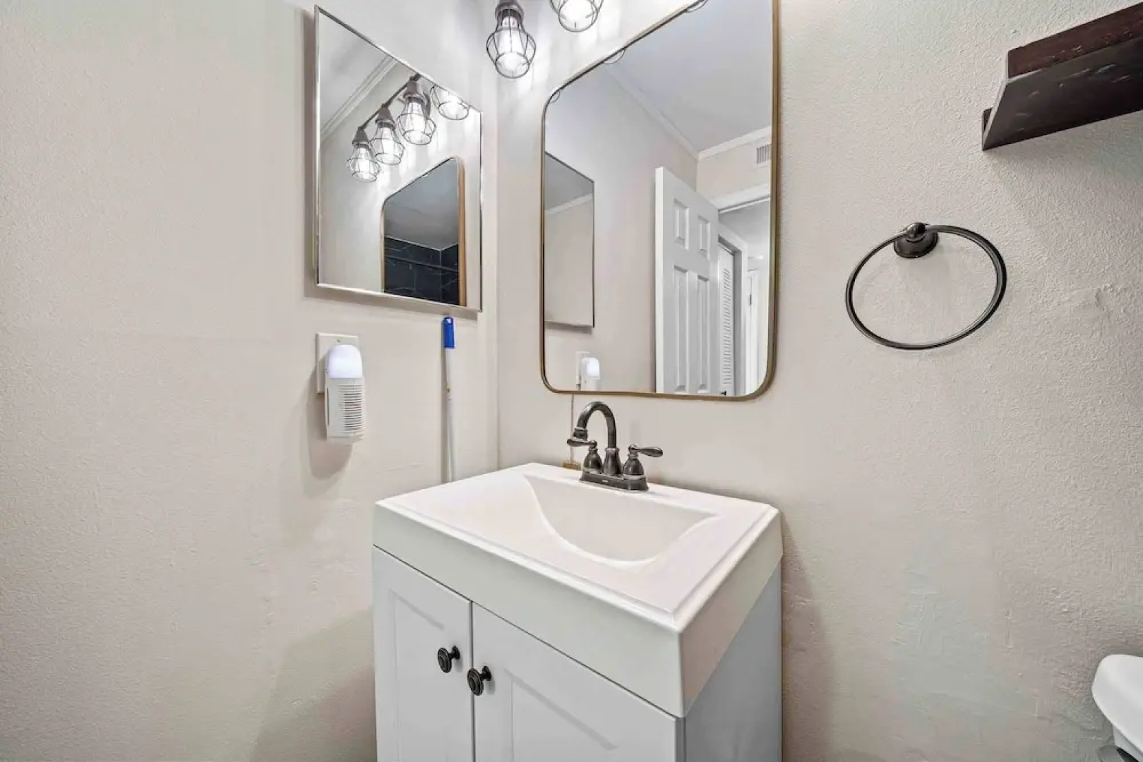 The Urban Oasis Serene Views!