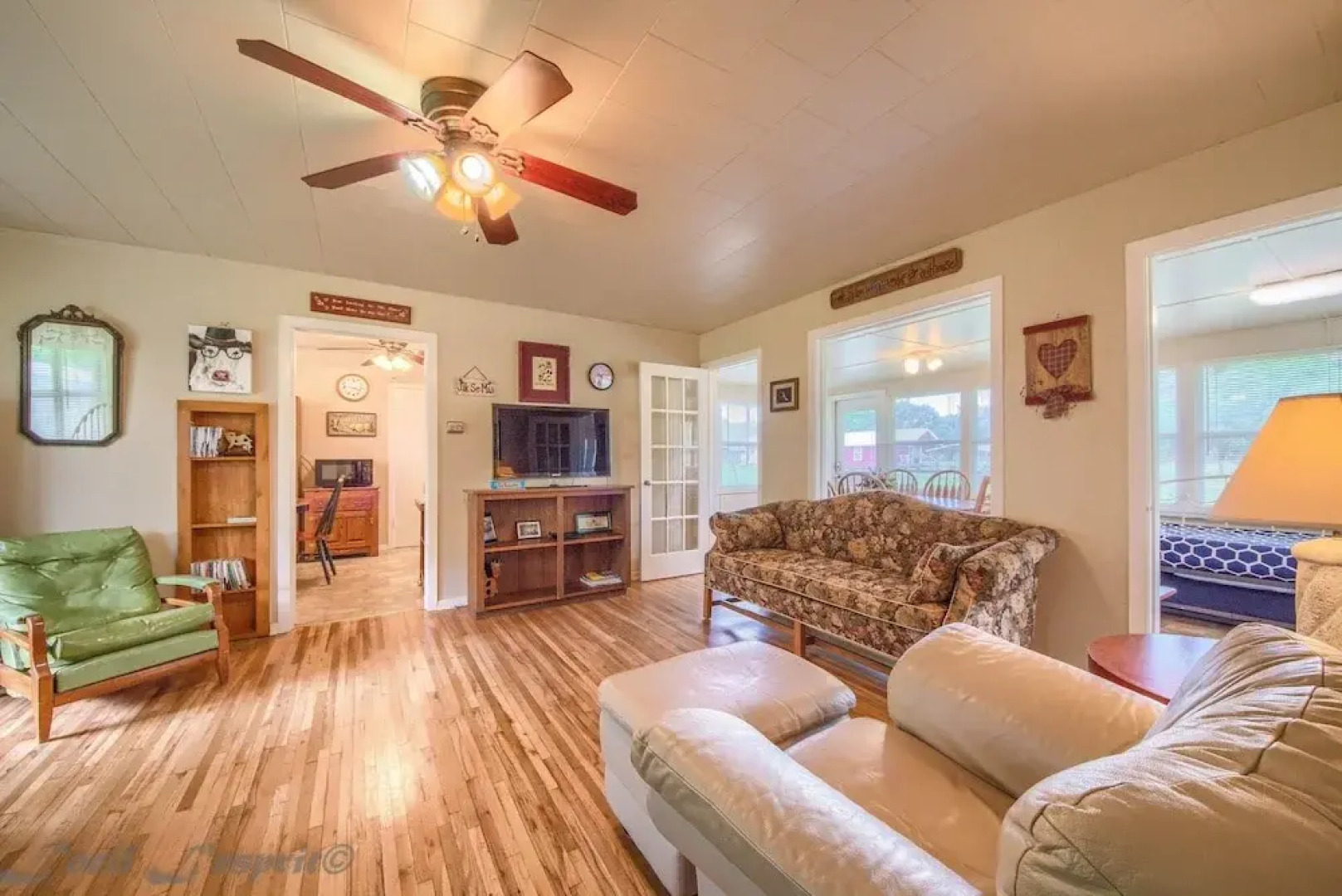 Texas Blue Wagon Rr9084b3 7 Bedroom Home by RedAwning