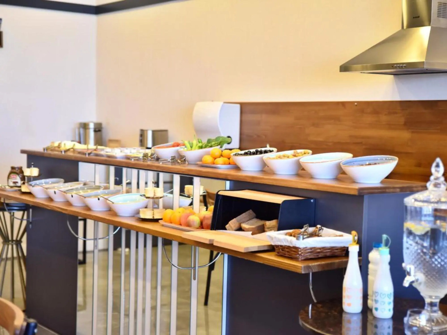 Roof 264 Hotel and Suites