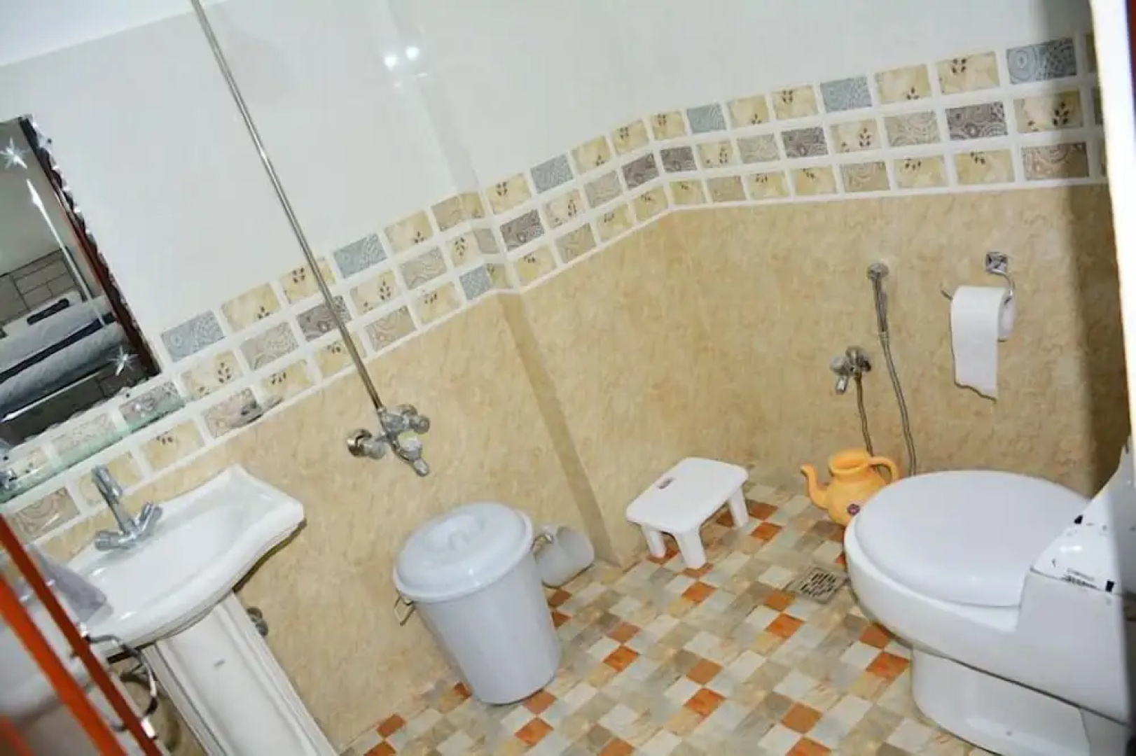 Khyber Guest House & Restaurant