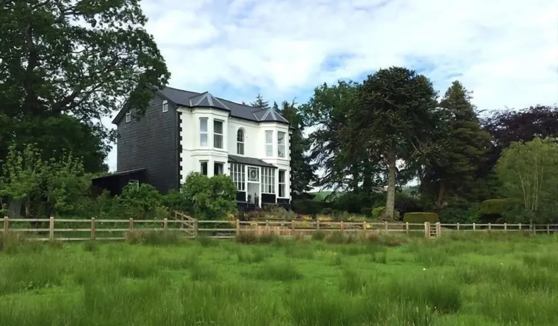 The Royston At Llwynaire