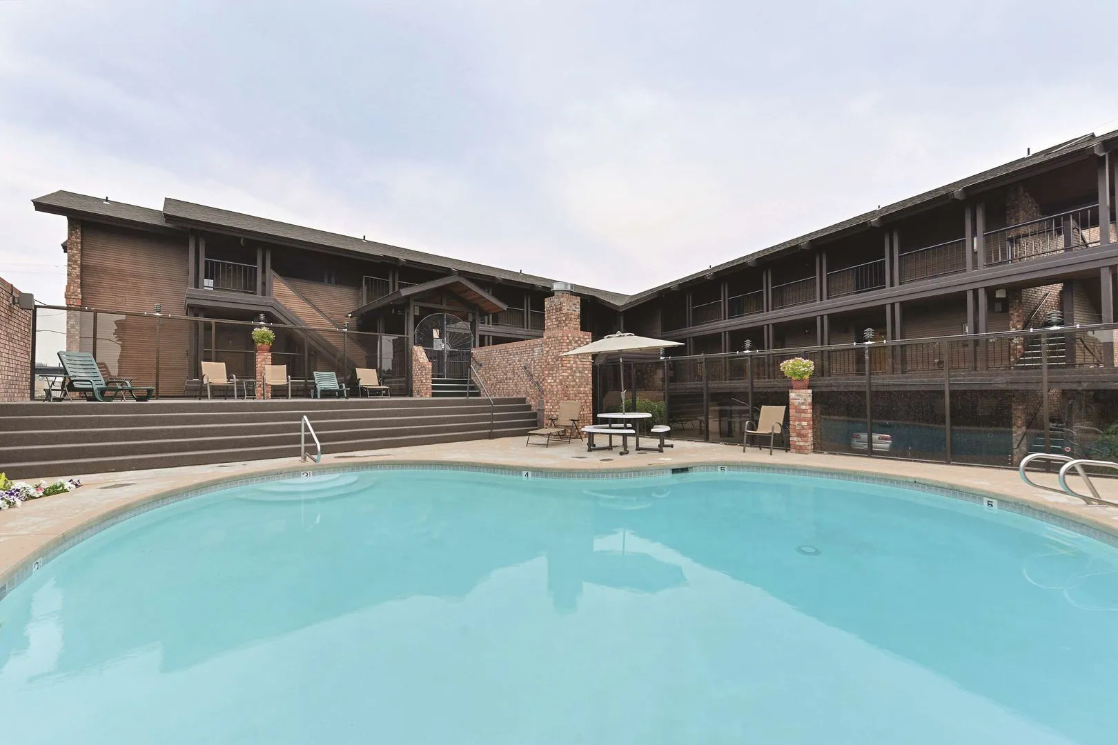 Sandpoint Hotel & Suites Downtown