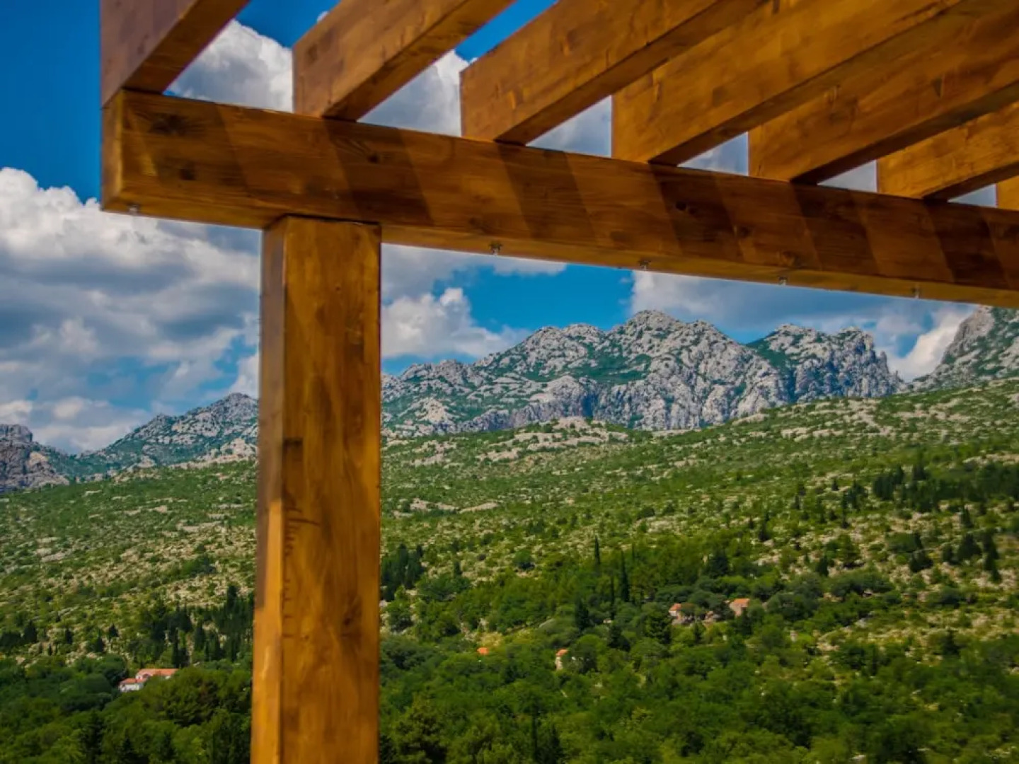 Luxurious Villa with Private Swimming Pool, Hot Tub, Sauna, Lovely Taverne