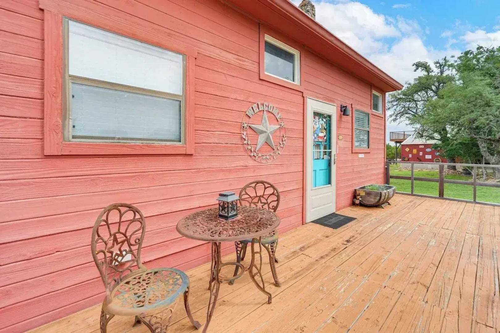 Pet-friendly Fredericksburg Cabin w/ Hot Tub!