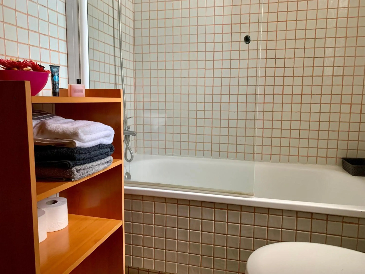 CASTILLEJA , Casa-Apartamento cerca centro Sevilla Wifi Familias Trabajo Garaje